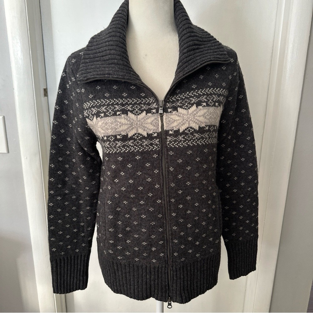 Cozy Gray and Cream Zip-Up Sweater by Eddie Bauer S
